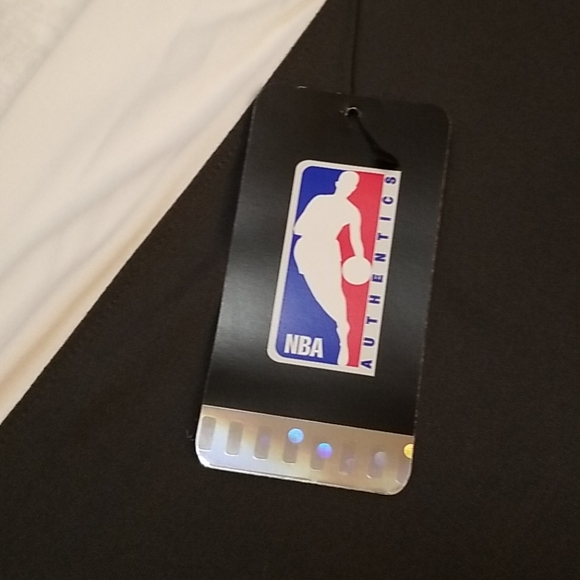 MEDIUM Nike "Pistons" Dri-Fit shirt - Picture 4 of 5